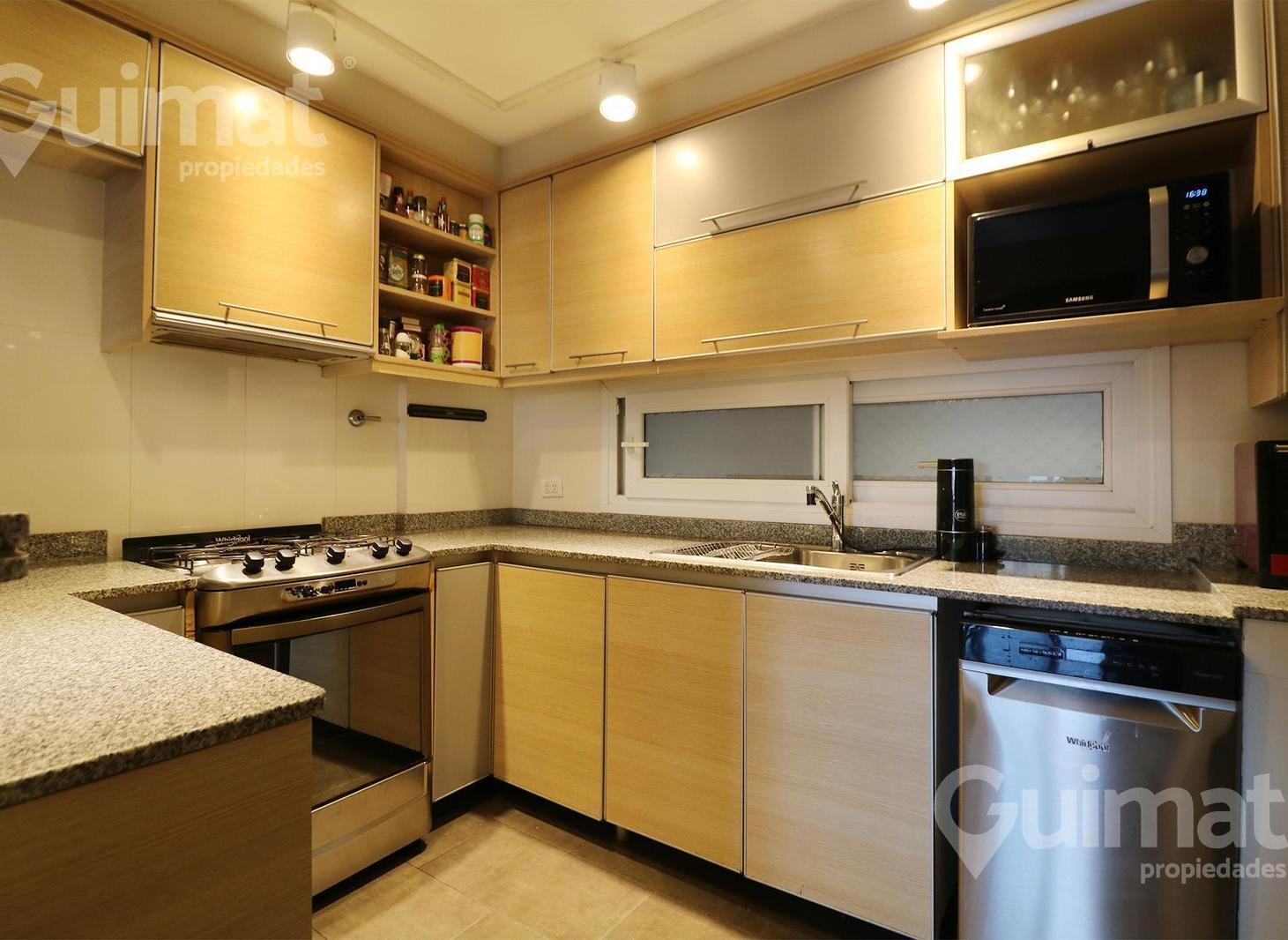 Foto de 72,80 m2 venta semipiso 3 amb en suite c baulera y amenities. Coglhan, imagen 4