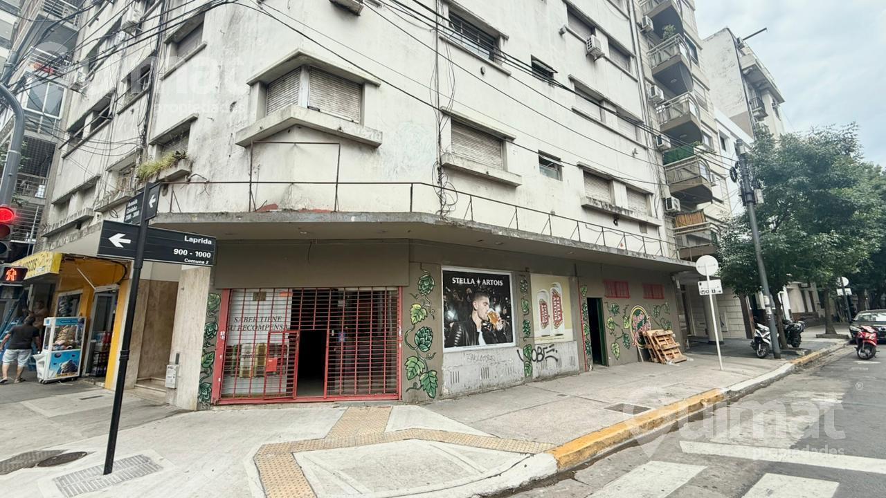 Foto de EXCELENTE LOCAL EN ESQUINA AV. CORDOBA Y LAPRIDA, imagen 1