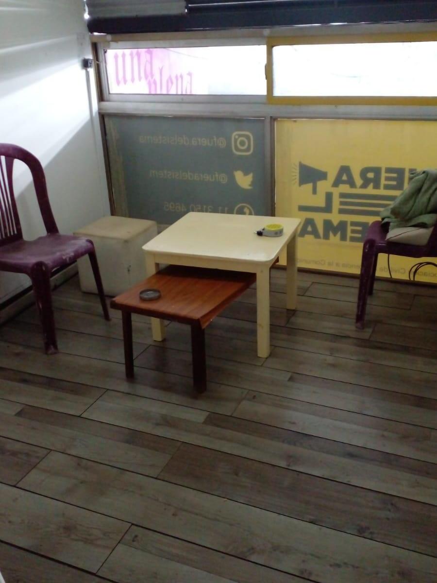 Se Vende Local En Galeria Sobre Avenida!!!!