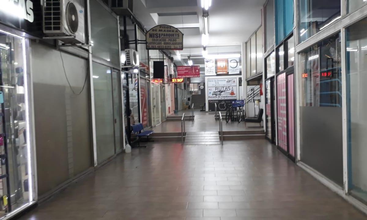 Foto de Se Vende Local En Galeria Sobre Avenida!!!, imagen 3
