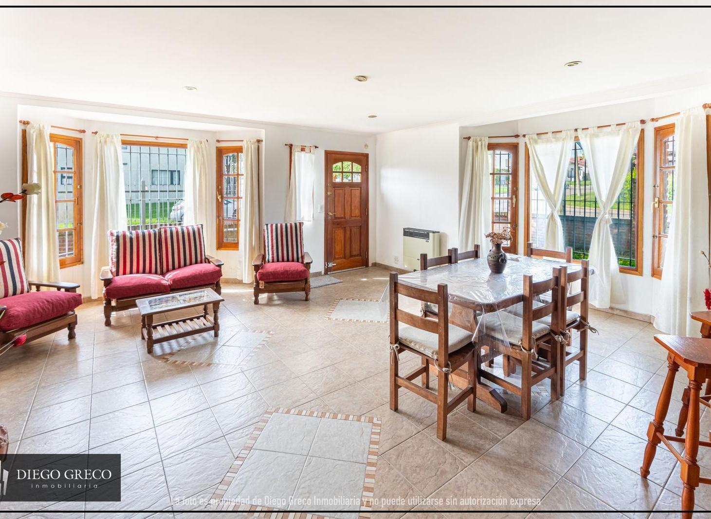 Casa + departamento en venta