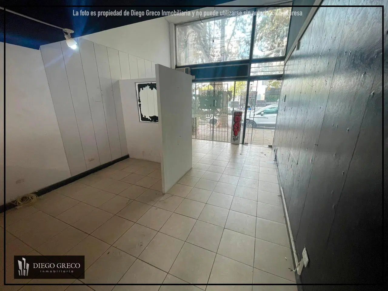 Local en centro comercial Guemes 3
