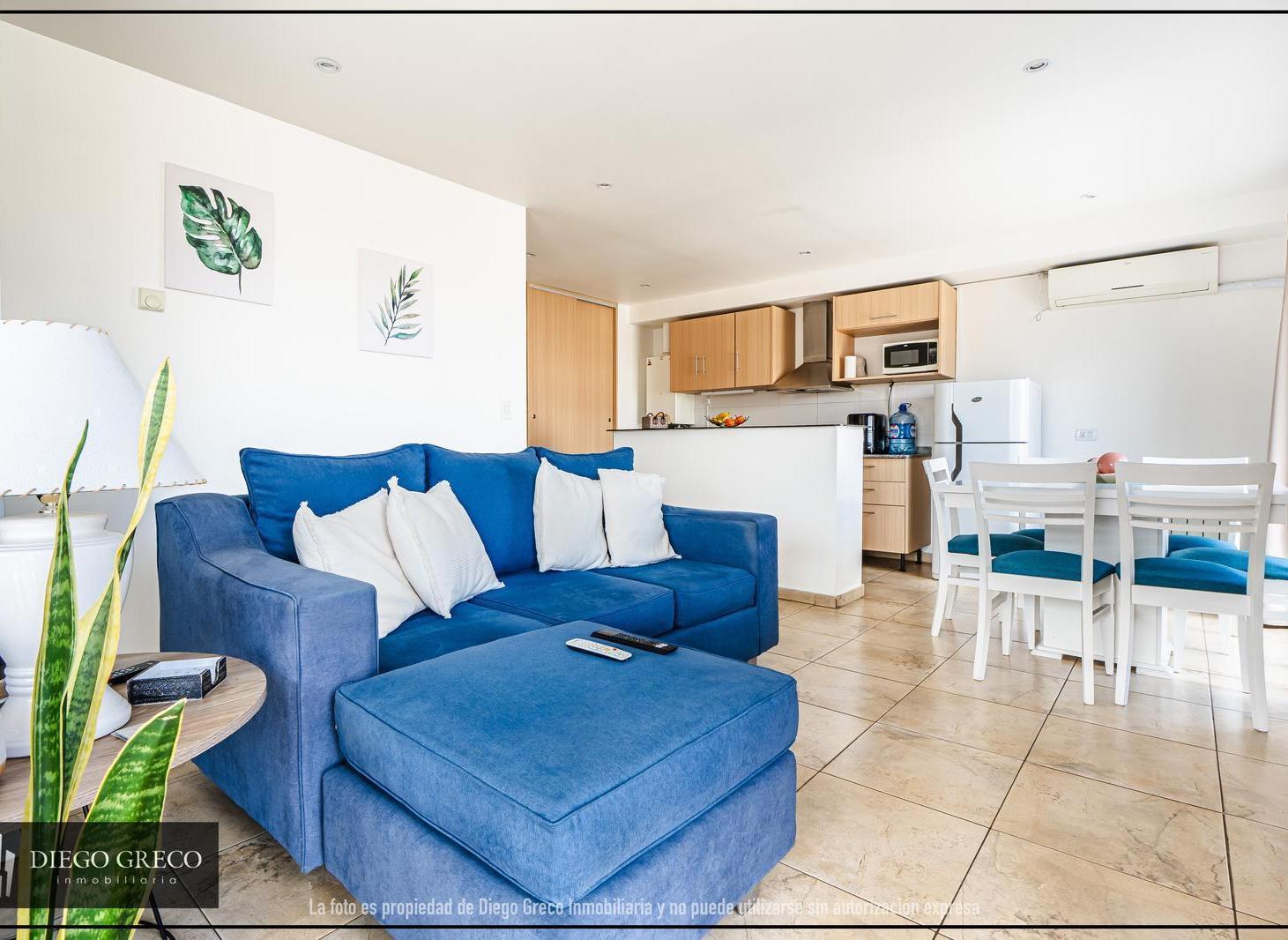 Foto de Departamento moderno con terraza y cochera, imagen 1
