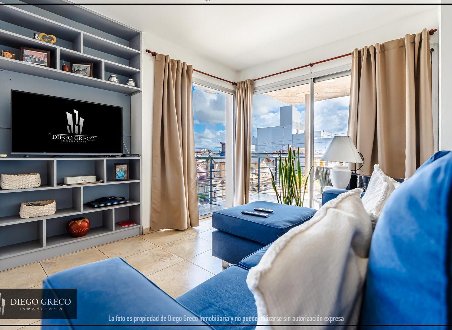 Foto de Departamento moderno con terraza y cochera, imagen 2