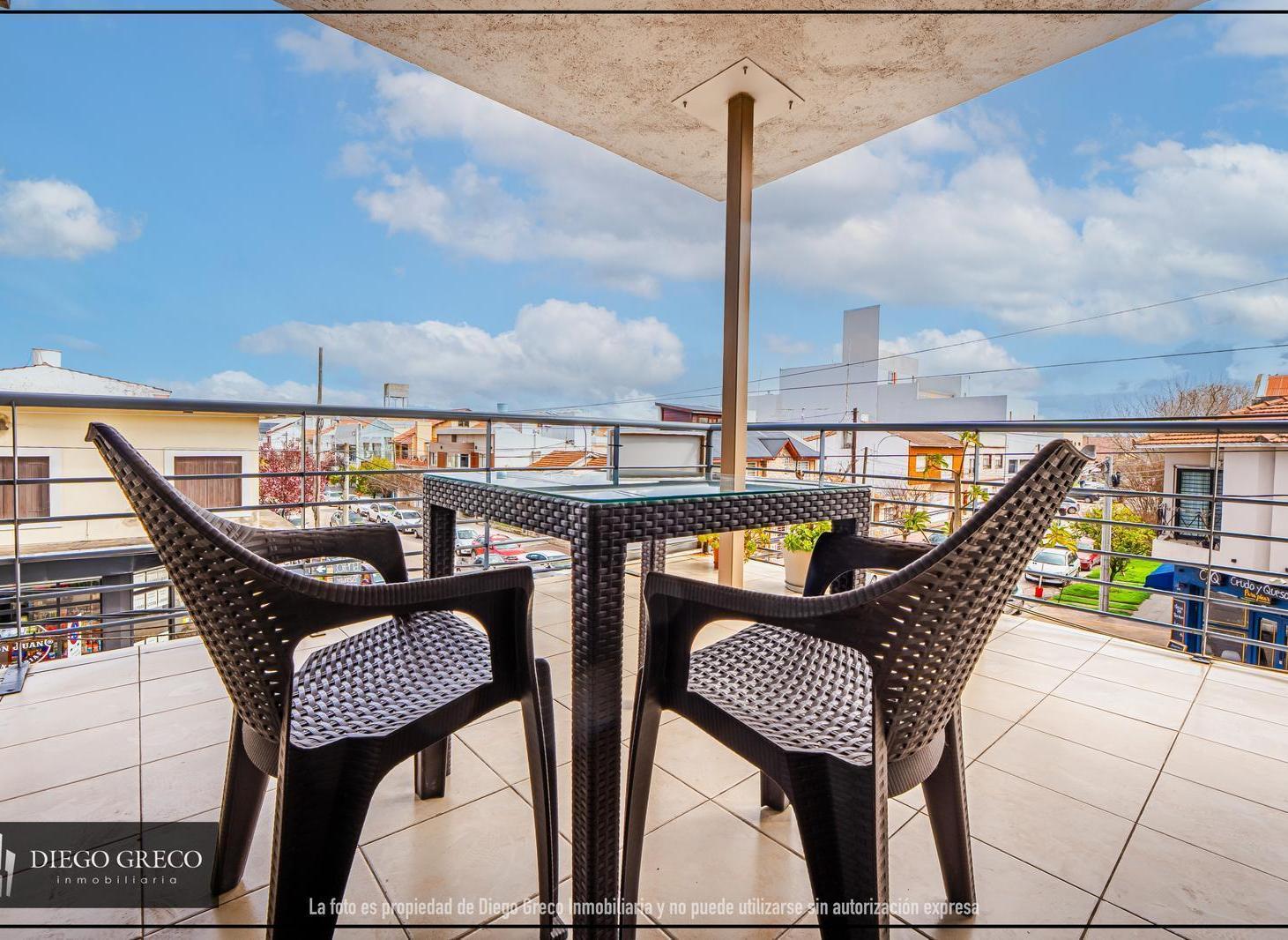 Foto de Departamento moderno con terraza y cochera, imagen 4