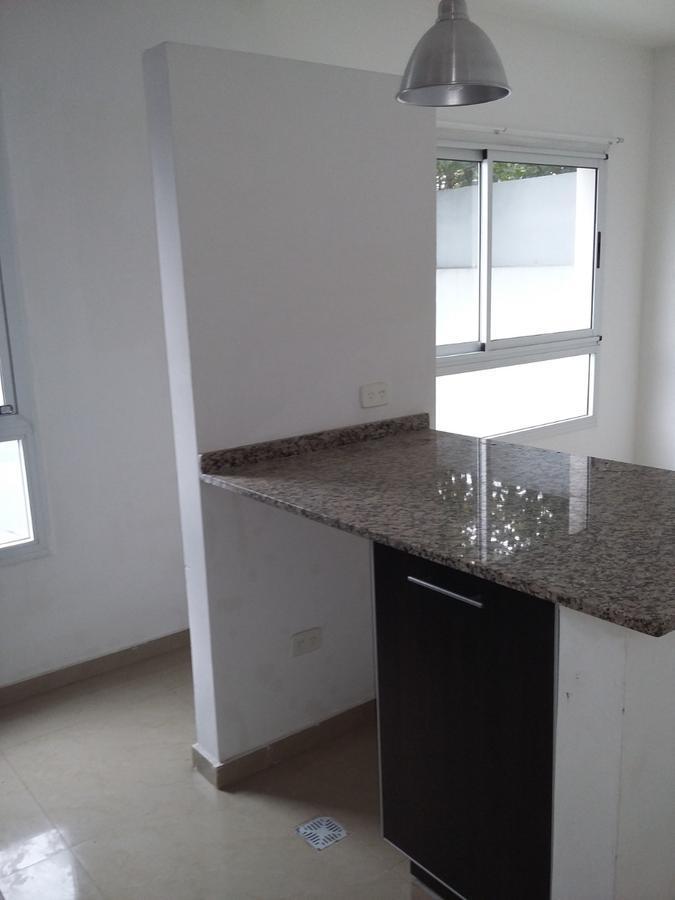 Foto de En Venta - Departamento 2 Ambientes c/Cochera - Sarandí, Avellaneda, imagen 2