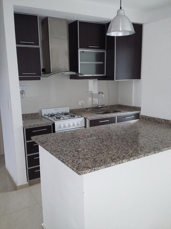 Foto de En Venta - Departamento 2 Ambientes c/Cochera - Sarandí, Avellaneda, imagen 3