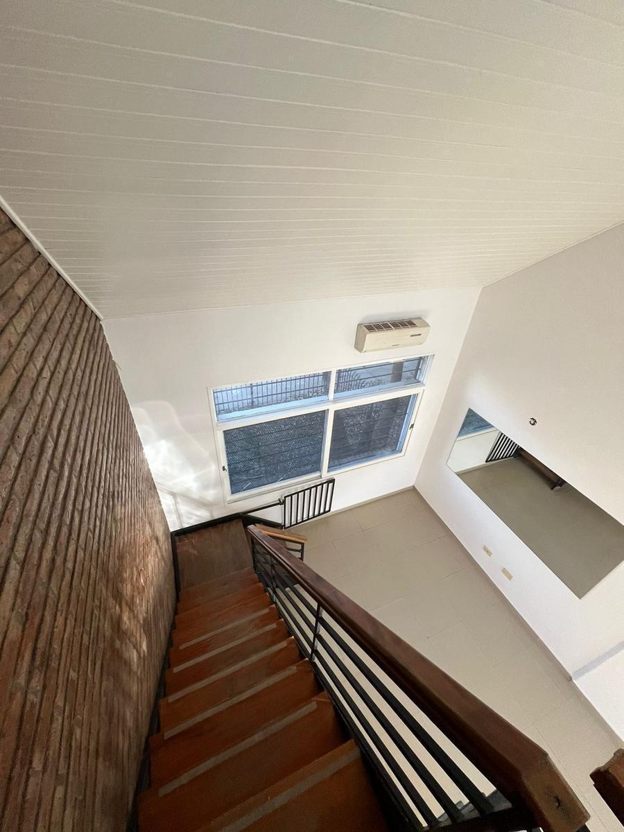 Duplex 3 Ambientes en Quilmes Este. con Cochera, Patio y Parrilla. 2