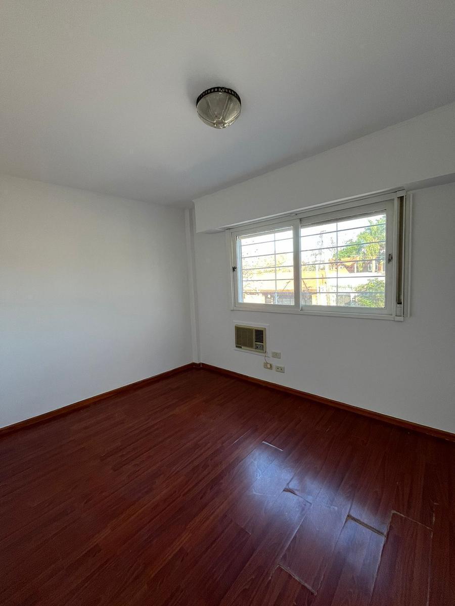 Duplex 3 Ambientes en Quilmes Este. con Cochera, Patio y Parrilla. 3