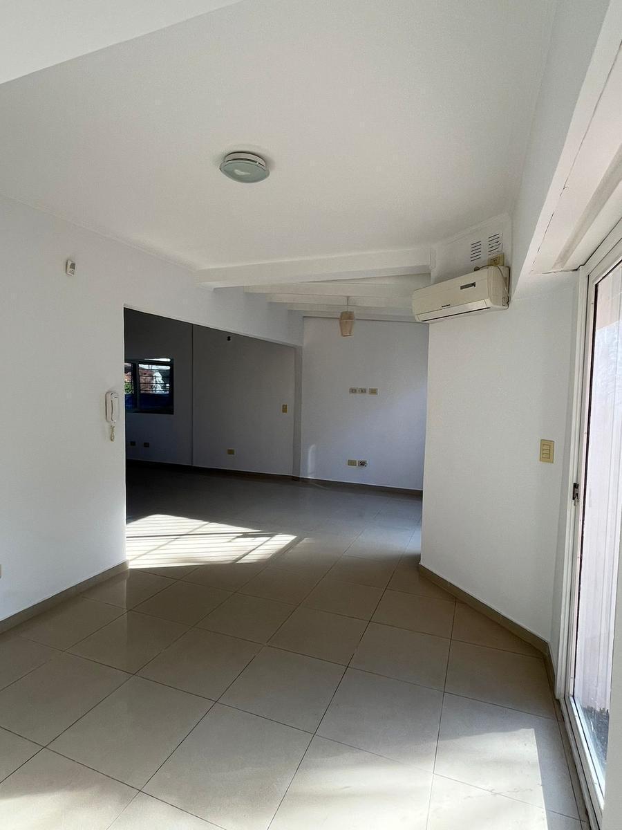 Duplex 3 Ambientes en Quilmes Este. con Cochera, Patio y Parrilla. 1