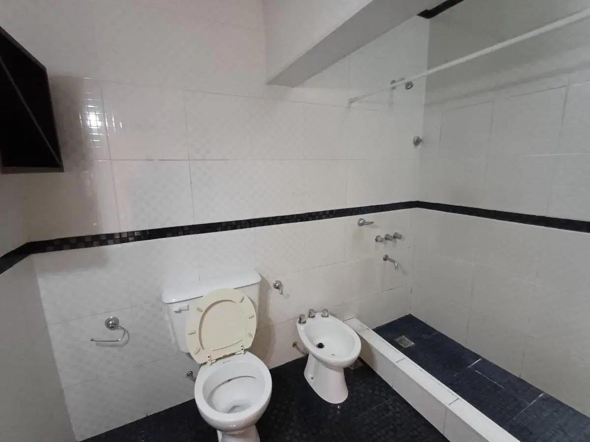 Departamento en planta baja 2 ambientes Uriburu 1639 Quilmes. 2