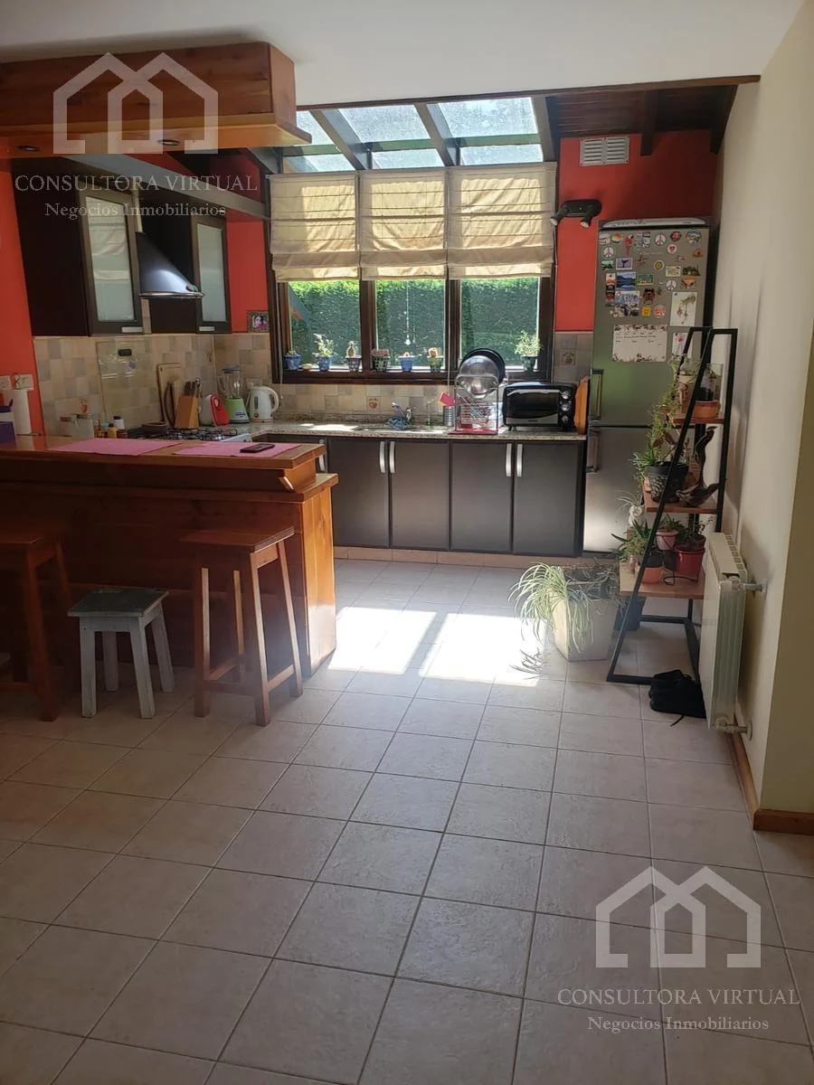 Venta Casa Impecable en Barrio Lomas del Correntoso 4