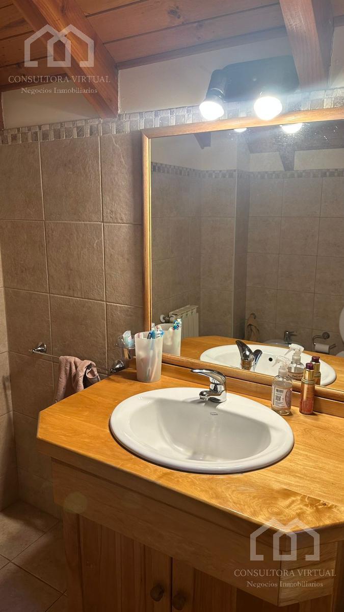 Venta Casa Impecable en Barrio Lomas del Correntoso 5