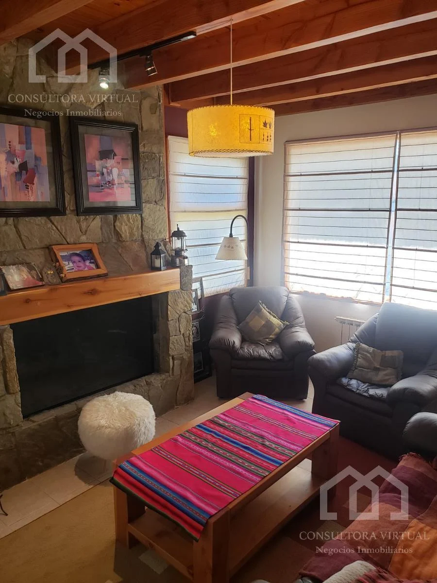 Venta Casa Impecable en Barrio Lomas del Correntoso 1