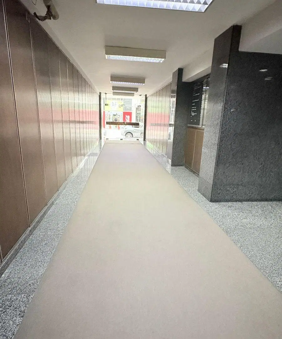 Oficina en venta - 46 M2 - Con Recepción - Edificio Con Portería 5