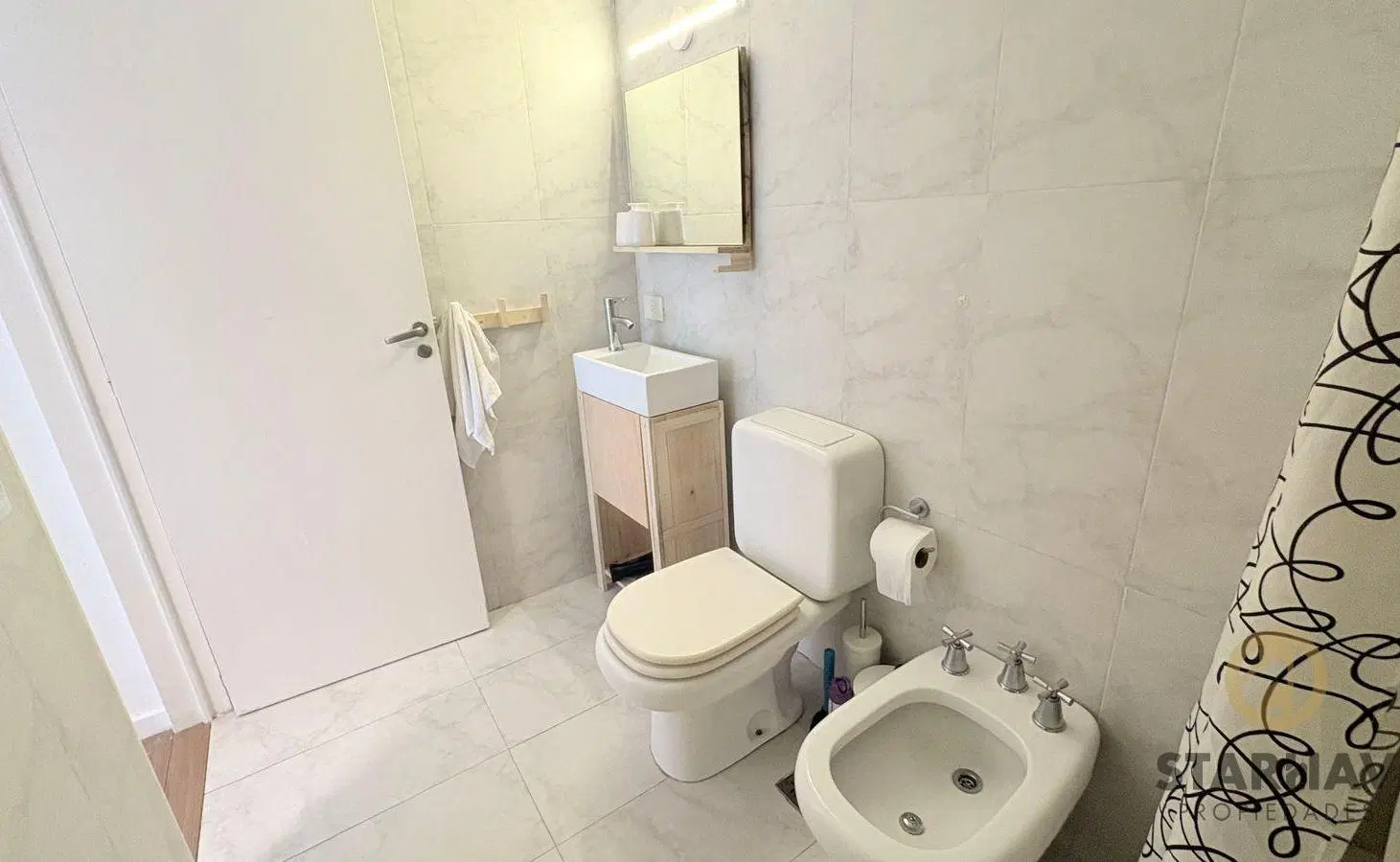 ALQUILER – DÚPLEX 2 AMBIENTES TOTALMENTE AMOBLADO EN LA EXCLUSIVA ZONA DE RETIRO 5