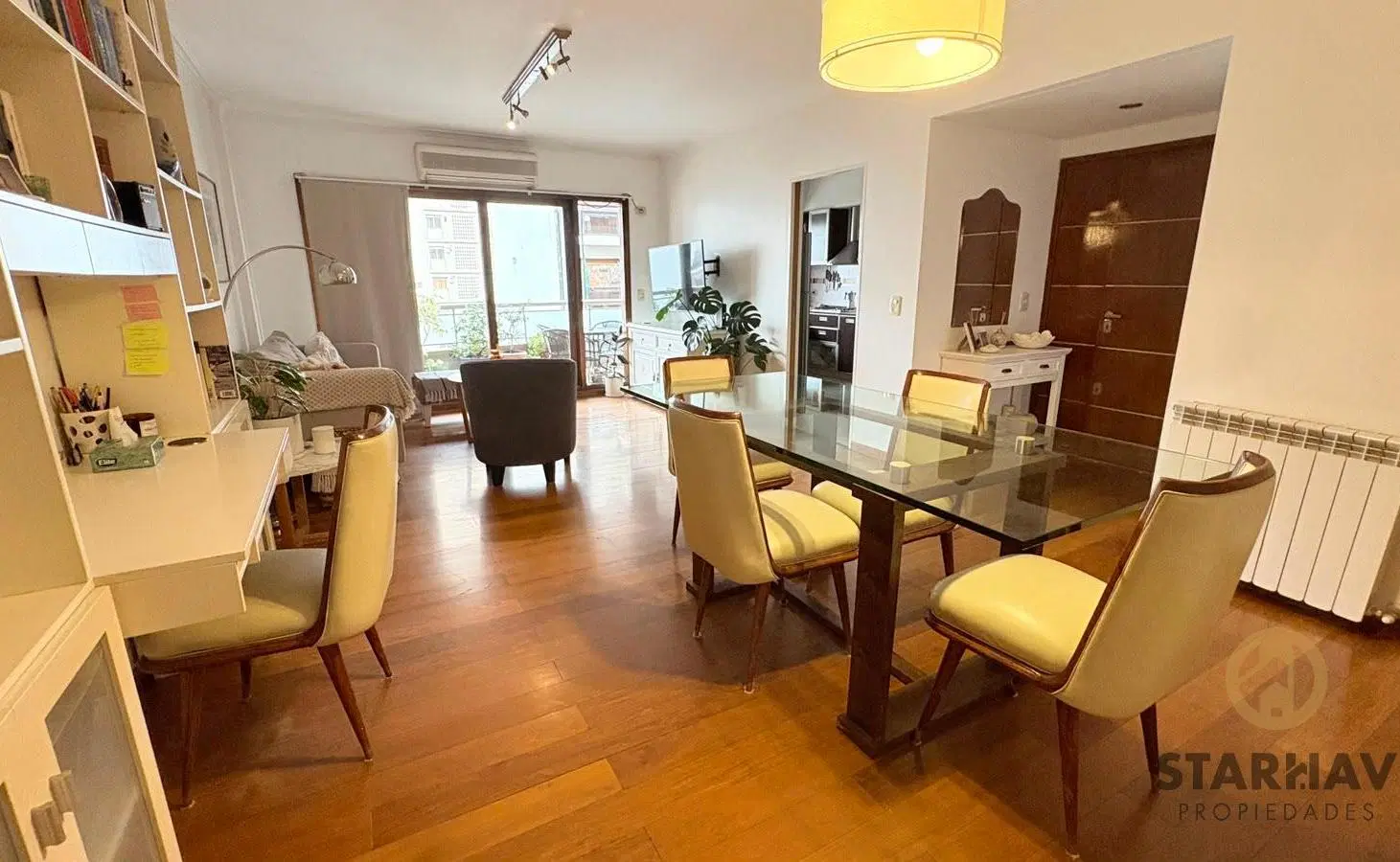 EXCLUSIVO PISO DE CATEGORÍA EN VENTA – 4 AMBIENTES CON DEPENDENCIA, COCHERA Y BAULERA EN BELGRANO 2