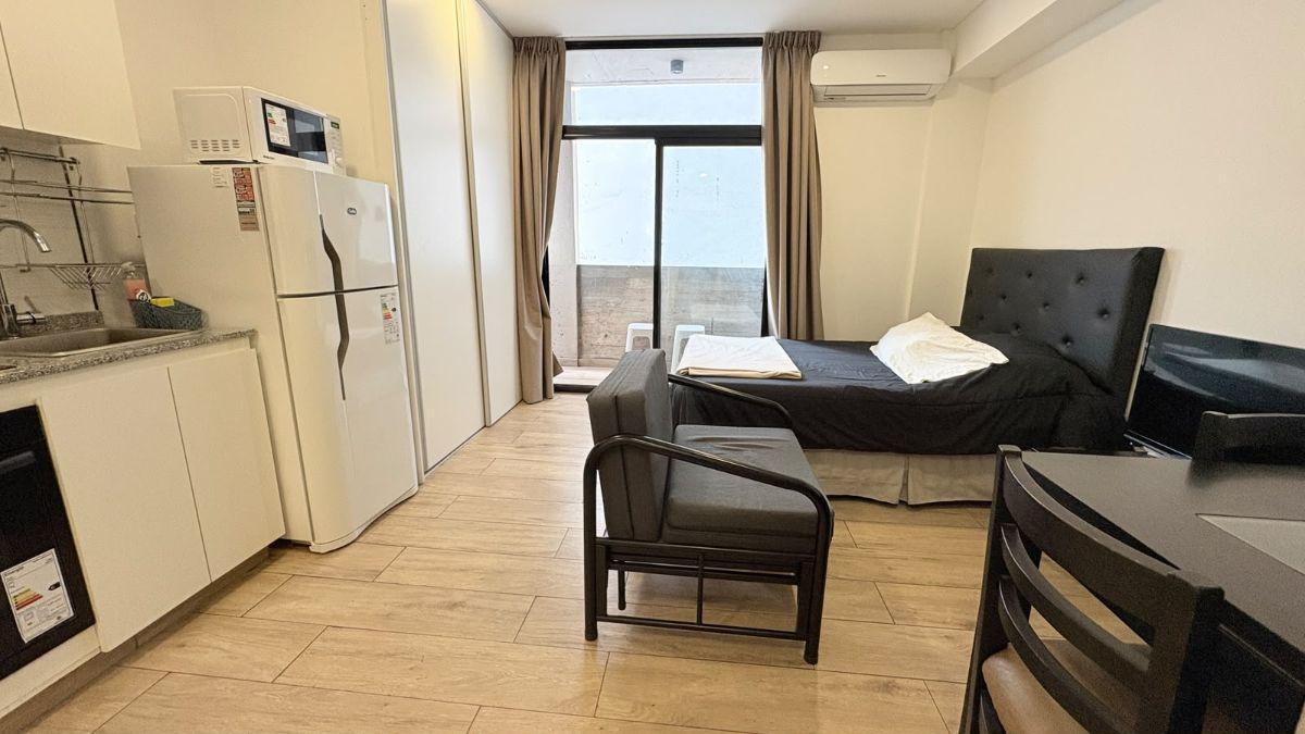 Foto de MONOAMBIENTE EN VENTA – 30 M² – GRAN BALCÓN – PISCINA Y PARRILLA, imagen 2