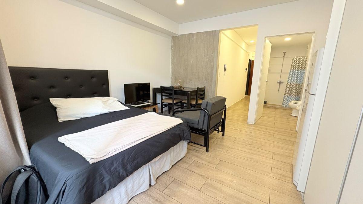 Foto de MONOAMBIENTE EN VENTA – 30 M² – GRAN BALCÓN – PISCINA Y PARRILLA, imagen 1