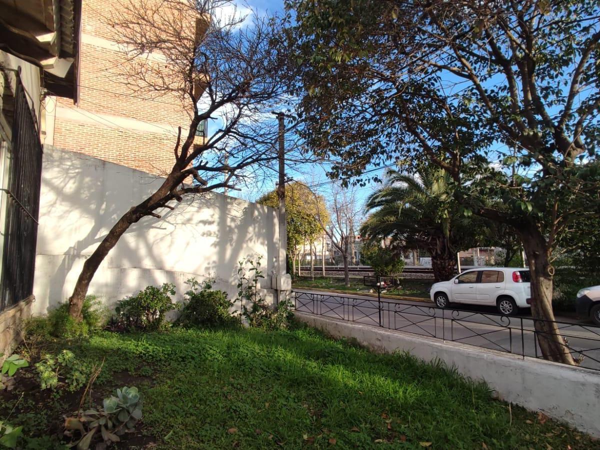 Excelente Chalet en Tigre Centro 2