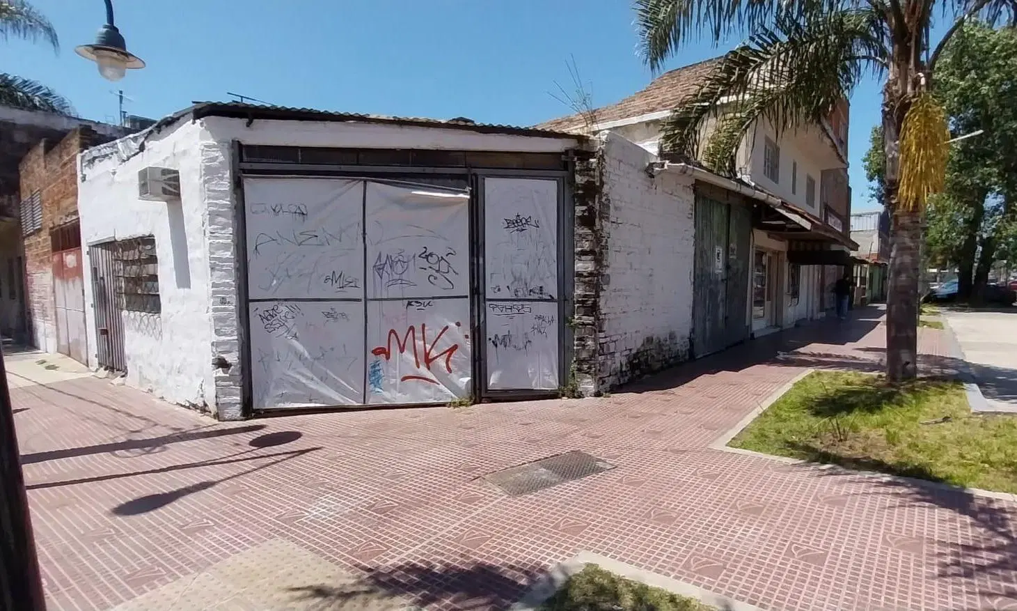 Casa , local y deposito 2