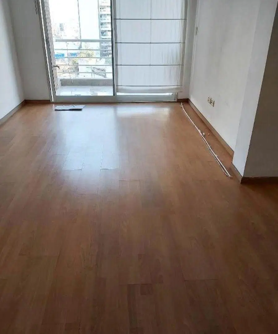 Departamento con balcón al frente. 3