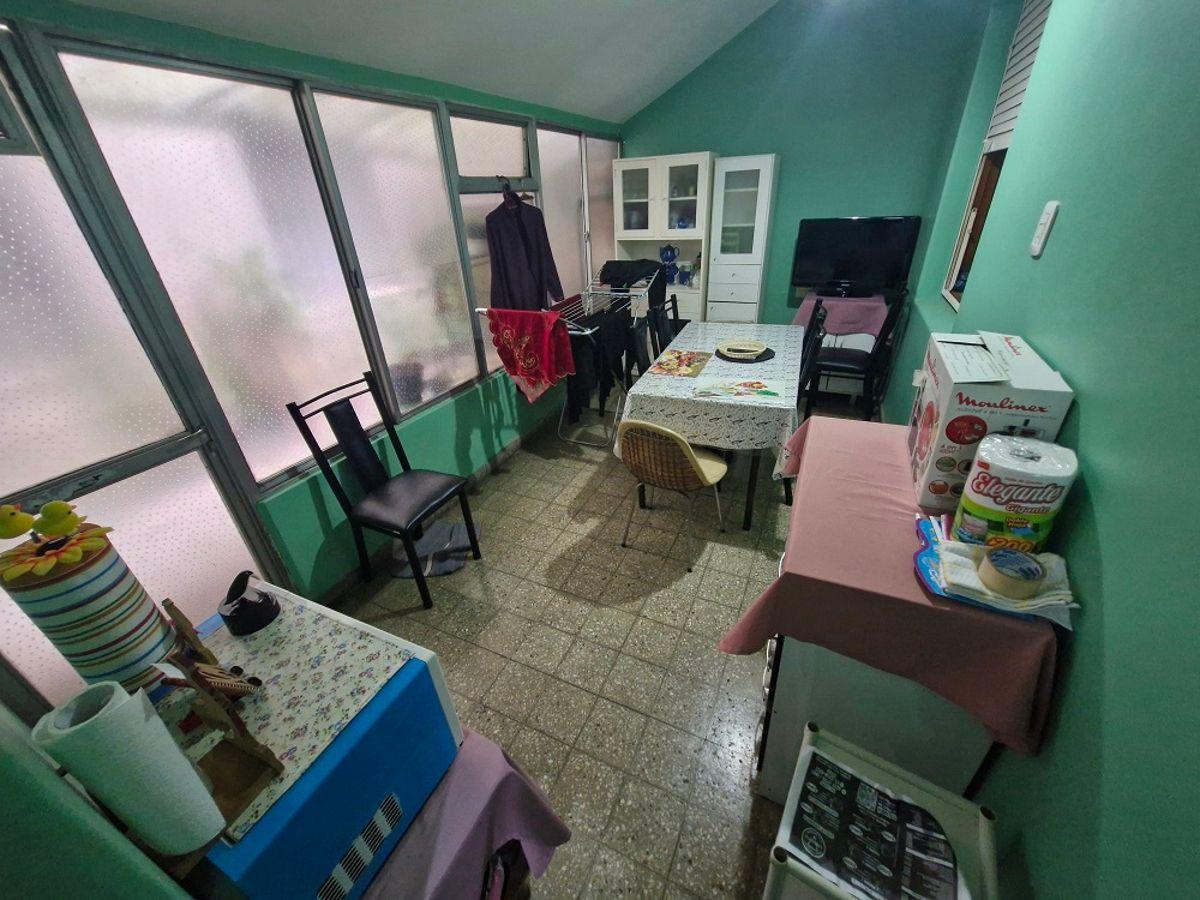 Foto de Dpto. 2 AMBIENTES CON GRAN PATIO - Flores - BAJAS EXPENSAS, imagen 1