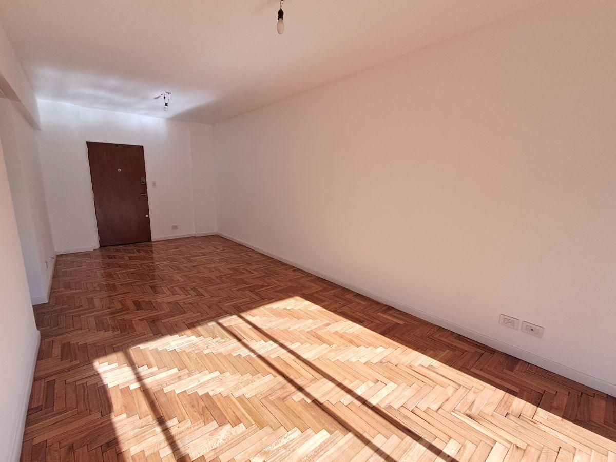 Foto de Departamento 3 ambientes con dependencia de servicio., imagen 3
