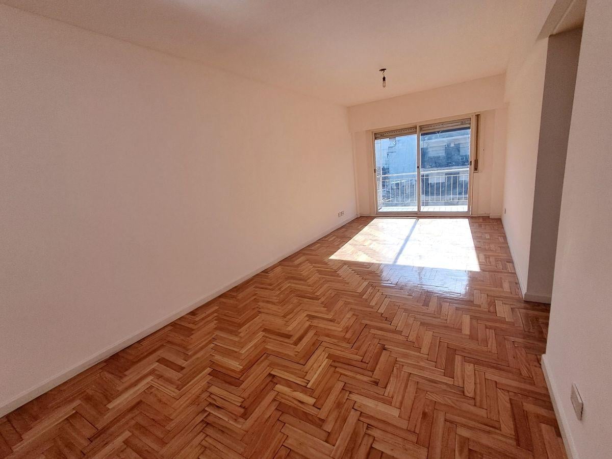 Foto de Departamento 3 ambientes con dependencia de servicio., imagen 1
