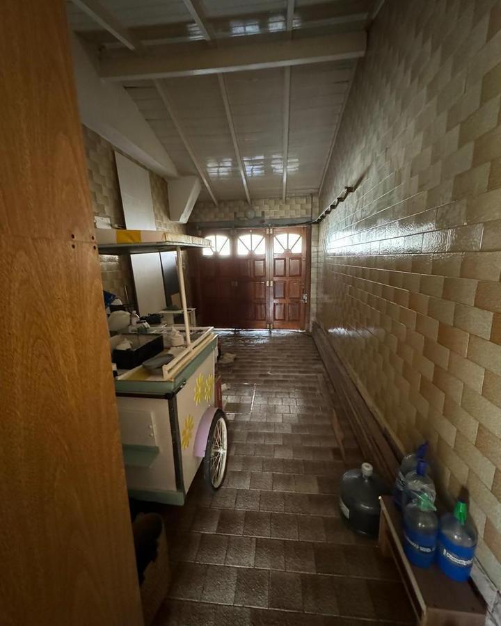 Impecable Chalet de 2 Plantas en Punta Chica 2