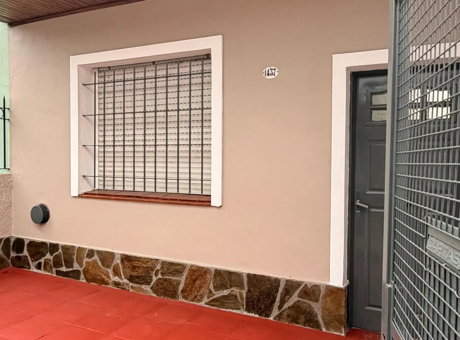 Casa de 3 ambientes con patio, jardín, lavadero y cuarto de guardado 1