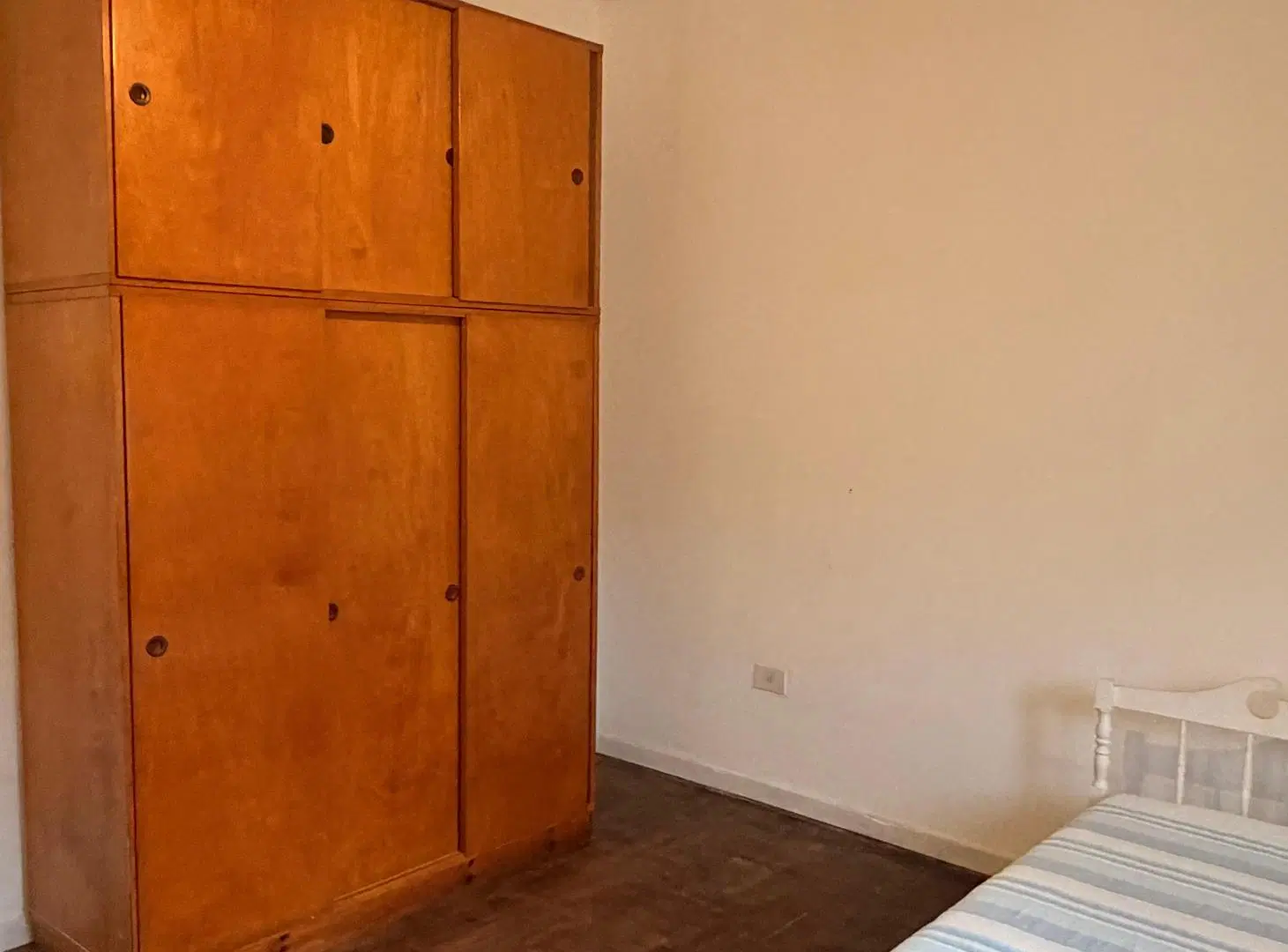 Casa de 3 ambientes con patio, jardín, lavadero y cuarto de guardado 8