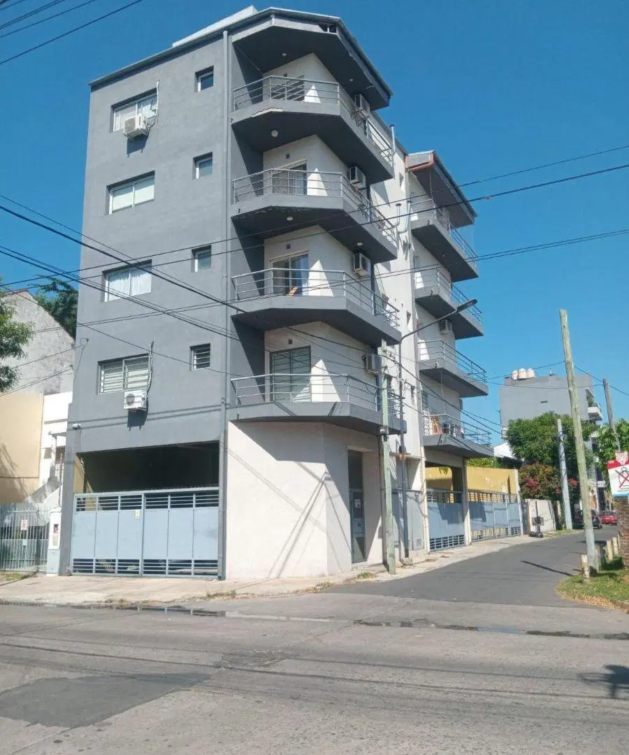 Depto 2 ambientes con balcón en L | Cochera incluida | Tigre Centro 4