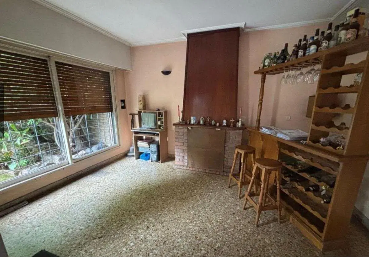 Chalet de Categoría 5 Ambientes con Gran Jardín y Quincho – Olivos 3