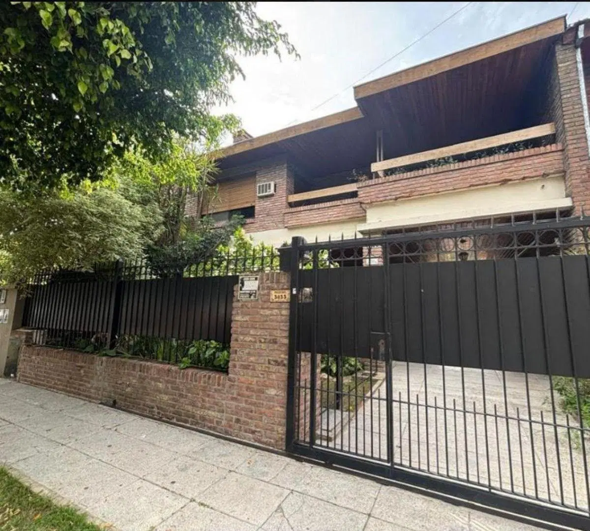 Chalet de Categoría 5 Ambientes con Gran Jardín y Quincho – Olivos 5