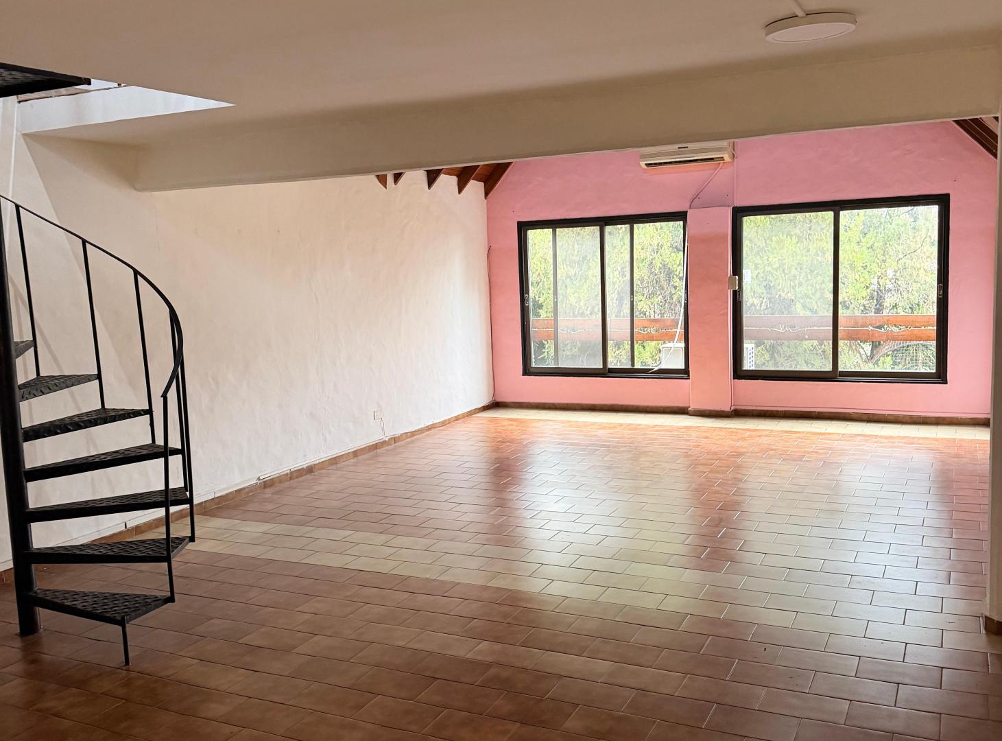 Foto de OFICINA EN ALQUILER – Galería Zur Linde, Av. Yrigoyen 66, 1er piso, imagen 3