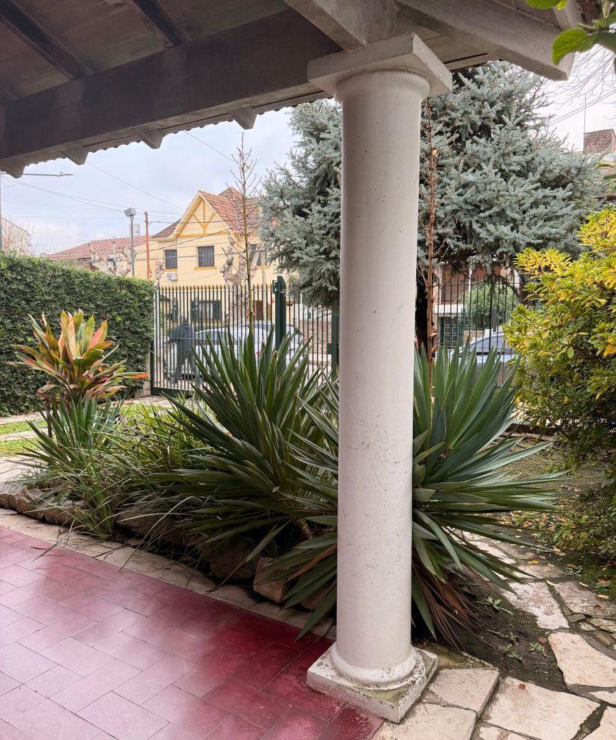 Foto de Chalet en venta con jardín, pileta, parrilla y gran potencial en, imagen 3