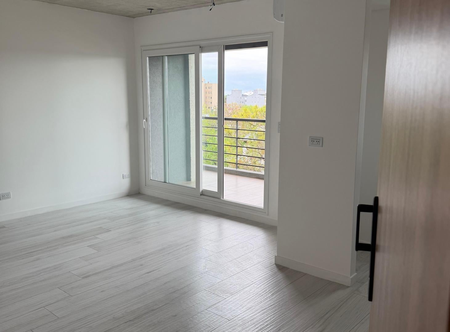 Foto de Departamento 2 ambientes en alquiler, 4 Piso Vista Abierta – Torre Row, imagen 2
