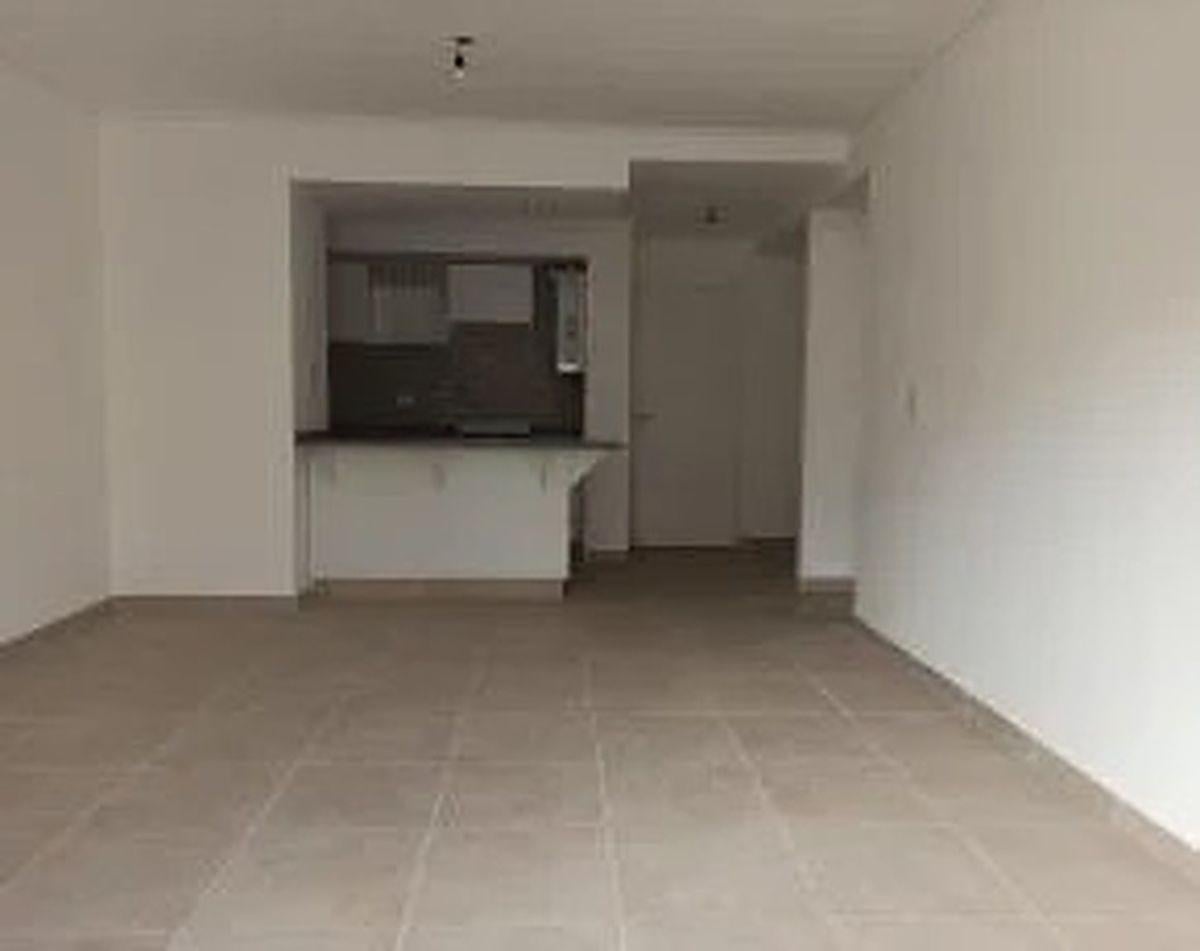 Foto de Departamento 2 ambientes en venta con cochera y balcón – Belgrano 538, imagen 4