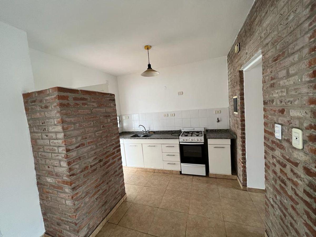 Foto de Alquiler triplex 4 ambientes con playroom, suite, jardin y guardacoche, imagen 4