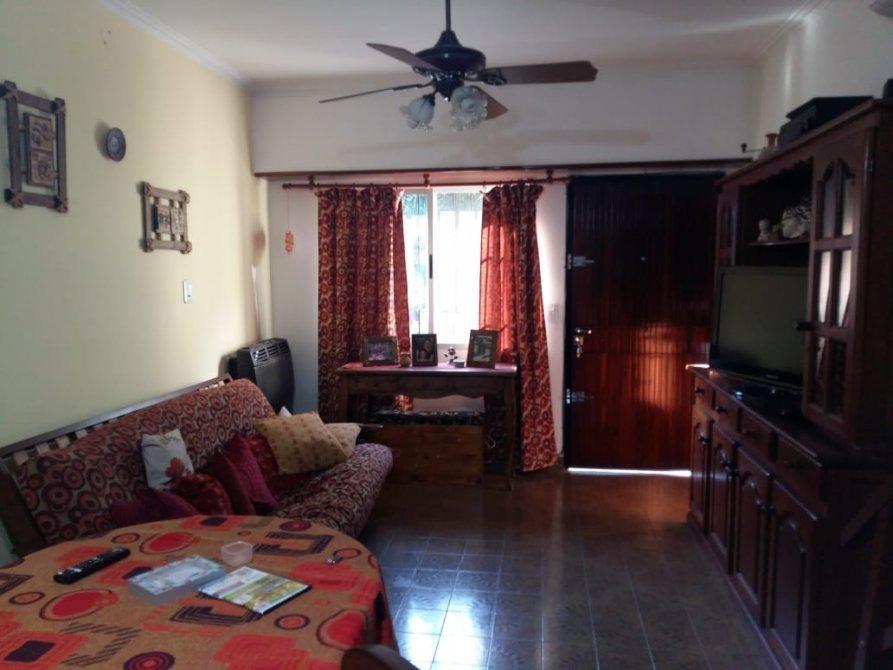 Foto de LOTE CON DOS CASAS CON JARDIN Y COCHERA, imagen 4