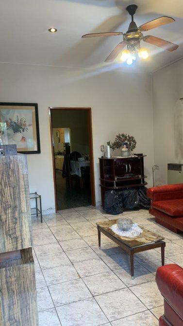 Casa con Tres Dorm. y Entrada de Auto 4