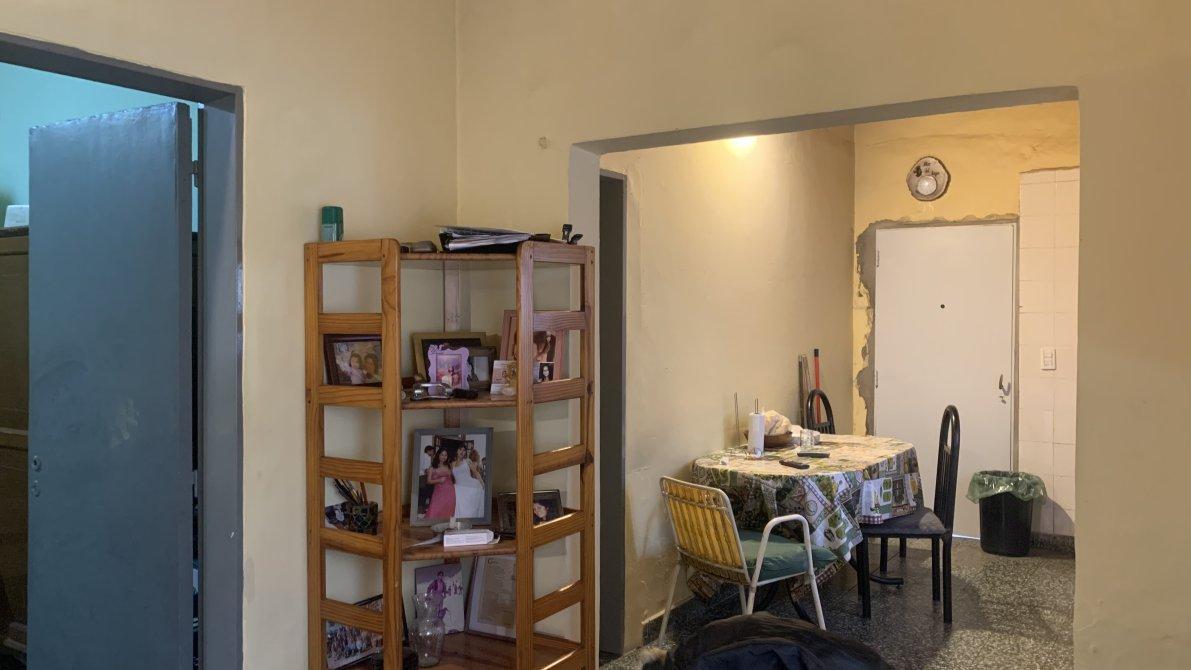 Casa con Tres Dorm. y Entrada de Auto 1