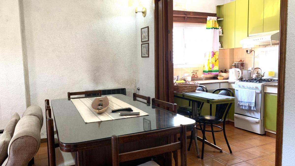 Casa en venta en Temperley – 3 ambientes con jardín y garage