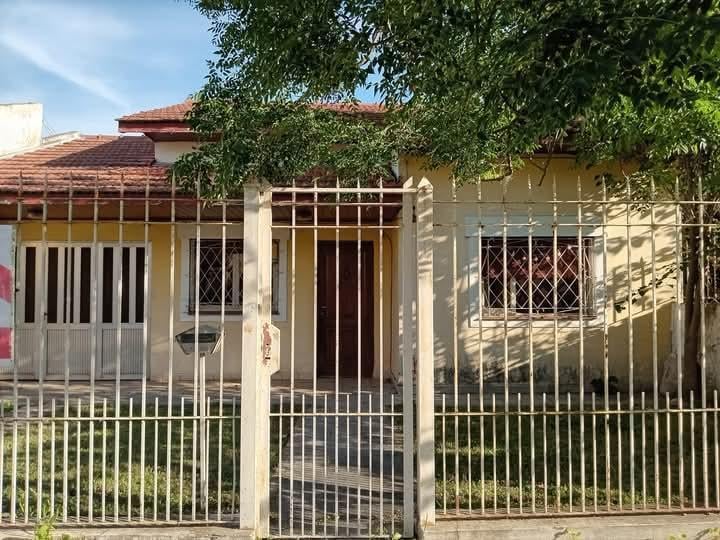 Oportunidad Única: Casa con Gran Potencial a Reciclar