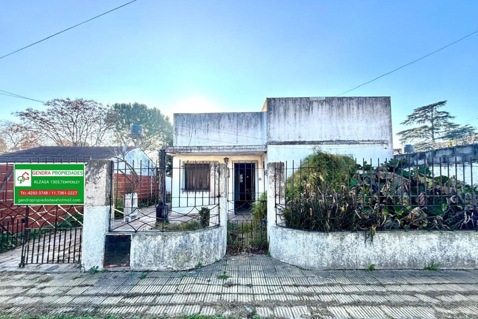 CASA A RECICLAR 3 AMBIENTES CON GARAGE
