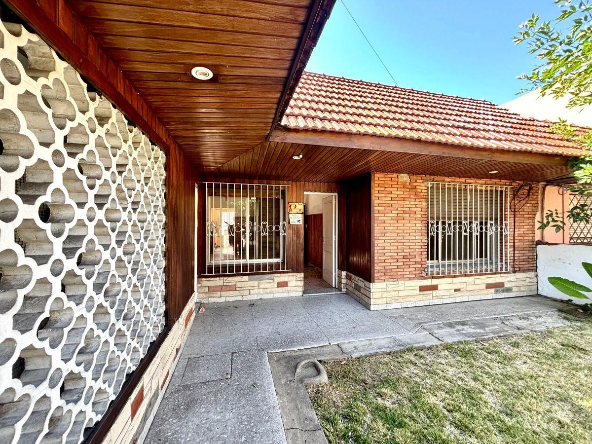 Casa en venta 4 ambientes con garage