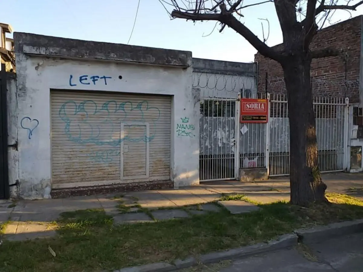 Casa 3 ambientes con local en excelente zona 2