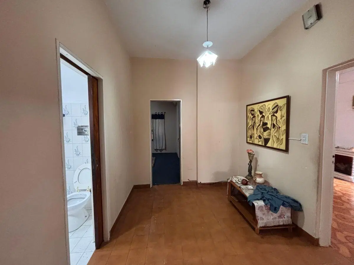 Casa 3 ambientes en alquiler en frente de la plaza colon 5