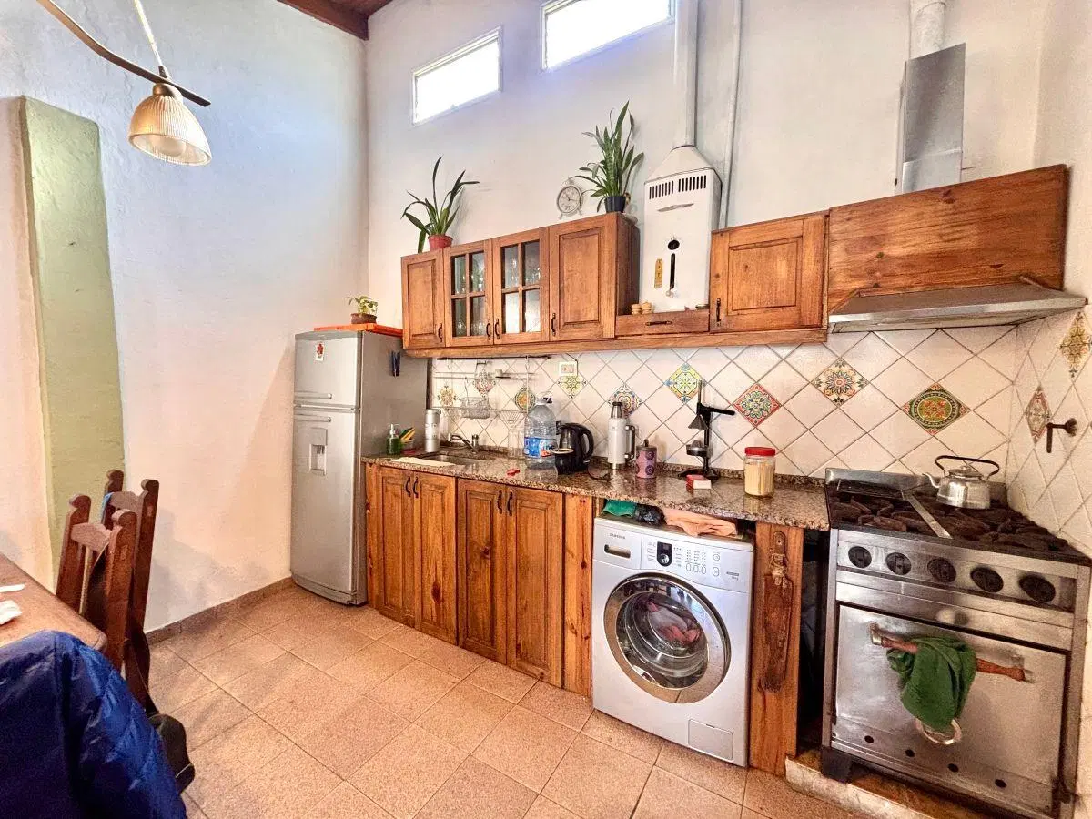 Casa 3 Ambientes Remodelada, con Jardín, Pileta, Quincho y Doble Cochera 3